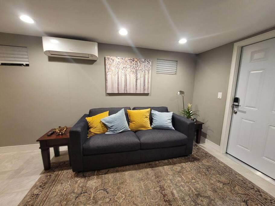 San Leandro Apartment | Adorable Studio with Indoor Fireplace