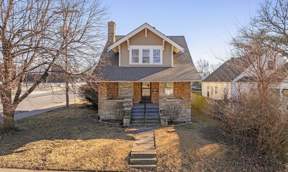 Rosedale House | Adorable Westwood house newly updated, great central location! World Cup ready!