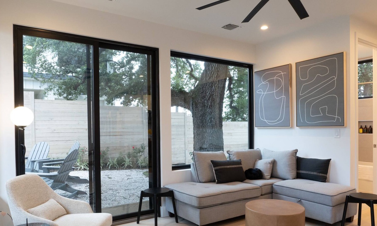 Westfield House | Adoring Clarksville Home + Hot Tub - Tess!