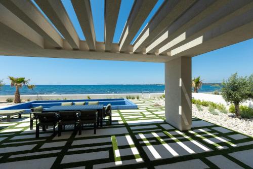 Zaton Villa | Adria Resort SEAFRONT Villa C Private Pool Pet Friendly