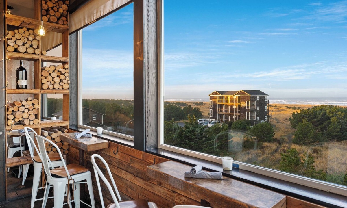 Long Beach Hotel | Adrift Hotel