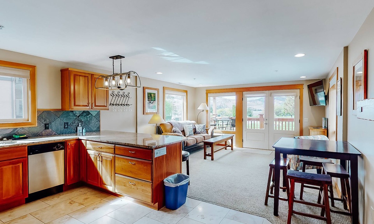 Chelan Condo | Adrift - Unit 6