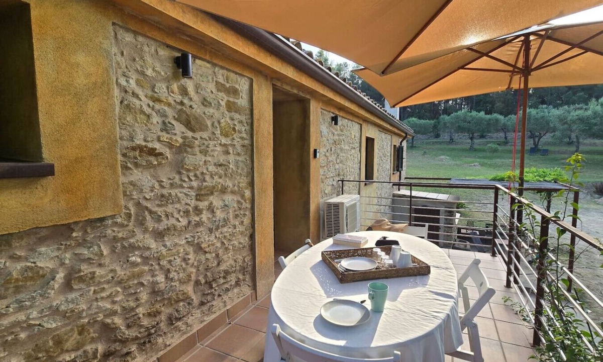 Madremanya Apartment | Adults Only Rural | 4 P |Chimenea | WiFi | Emporda