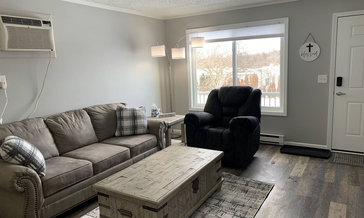 Holly Apartment | Adventure Acres- Suite B2