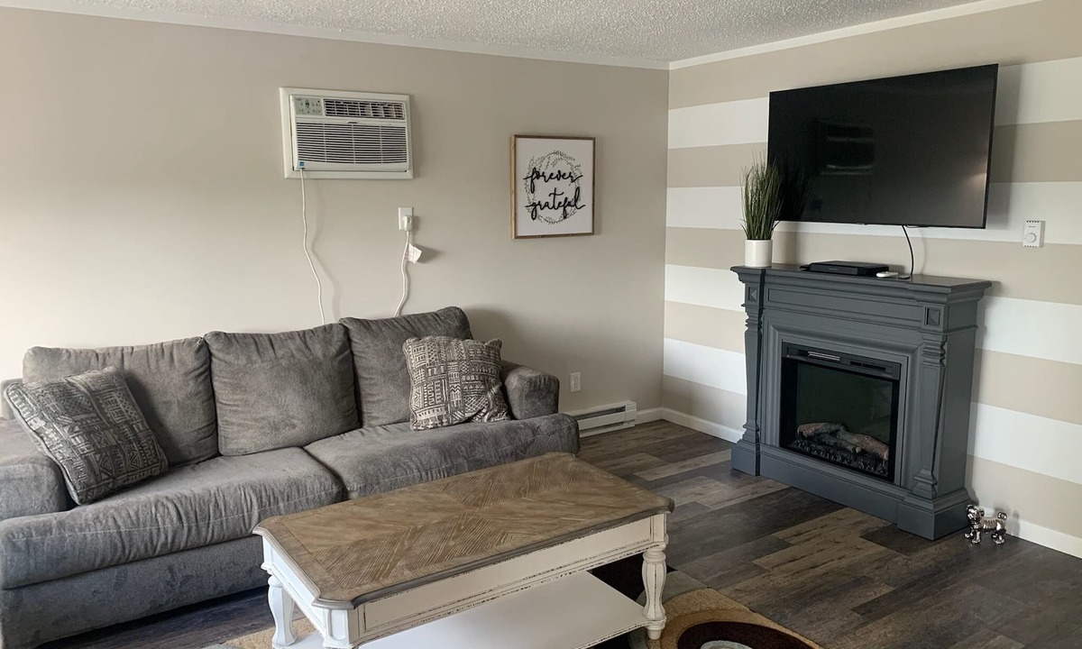Holly Apartment | Adventure Acres- Suite C3