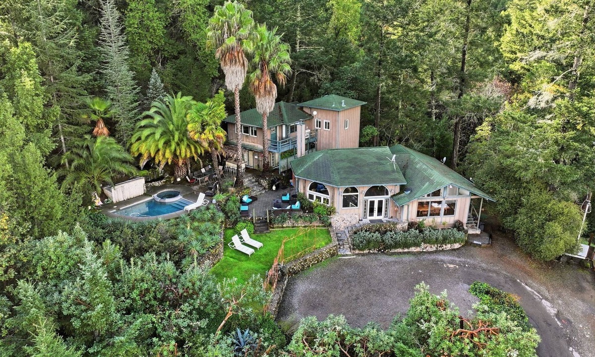 Geyserville Villa | Adventure Alexander Valley Lodge With Pool & Hot Tub 6 Bedroom Villa