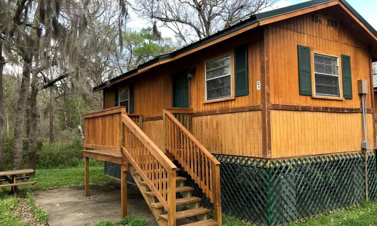 Cleveland Cabin | Adventure C1 exterior cabin
