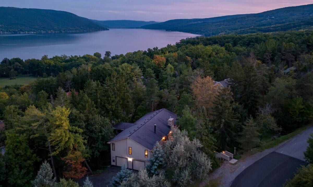Bristol Harbour Village House | Adventure Out. Come Home to the View! Ski. Bike. Hike. Relax. Repeat.