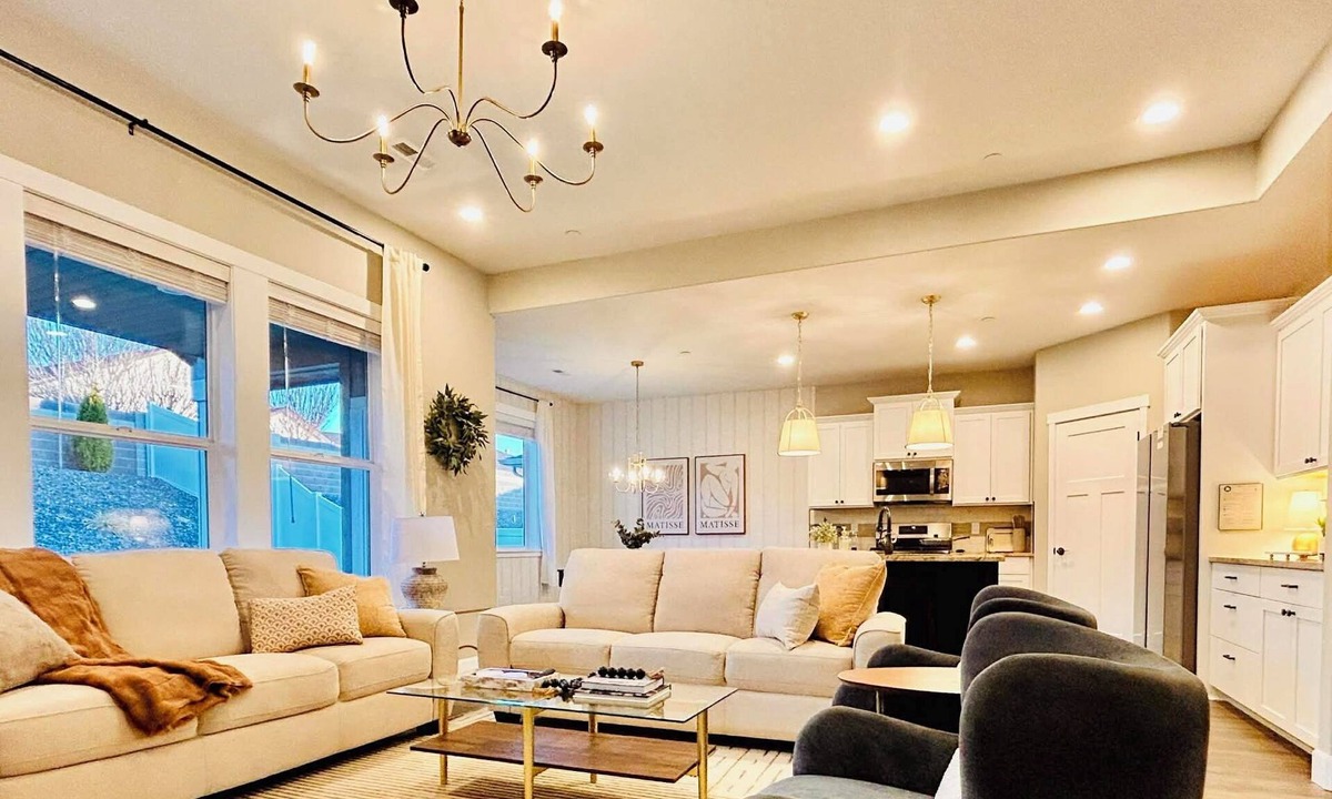 Tri-Cities House | Adventure Trails, Wine, & Comforts of Home