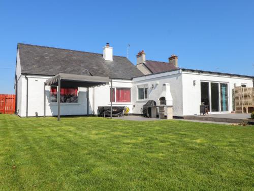 Llanerchymedd House | Afallon