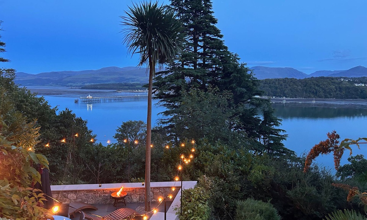 Menai Bridge Cottage | Afallon