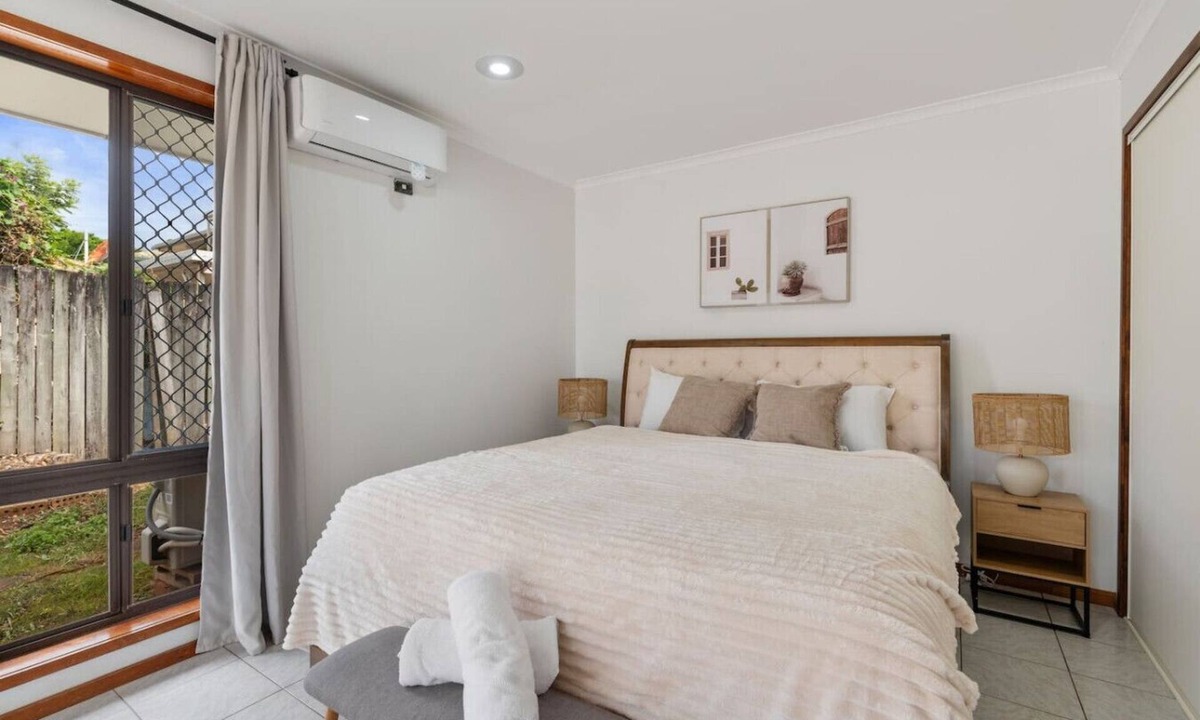 Robertson Condo | Affordable 1-Bed Studio Close to Malls & Transit!