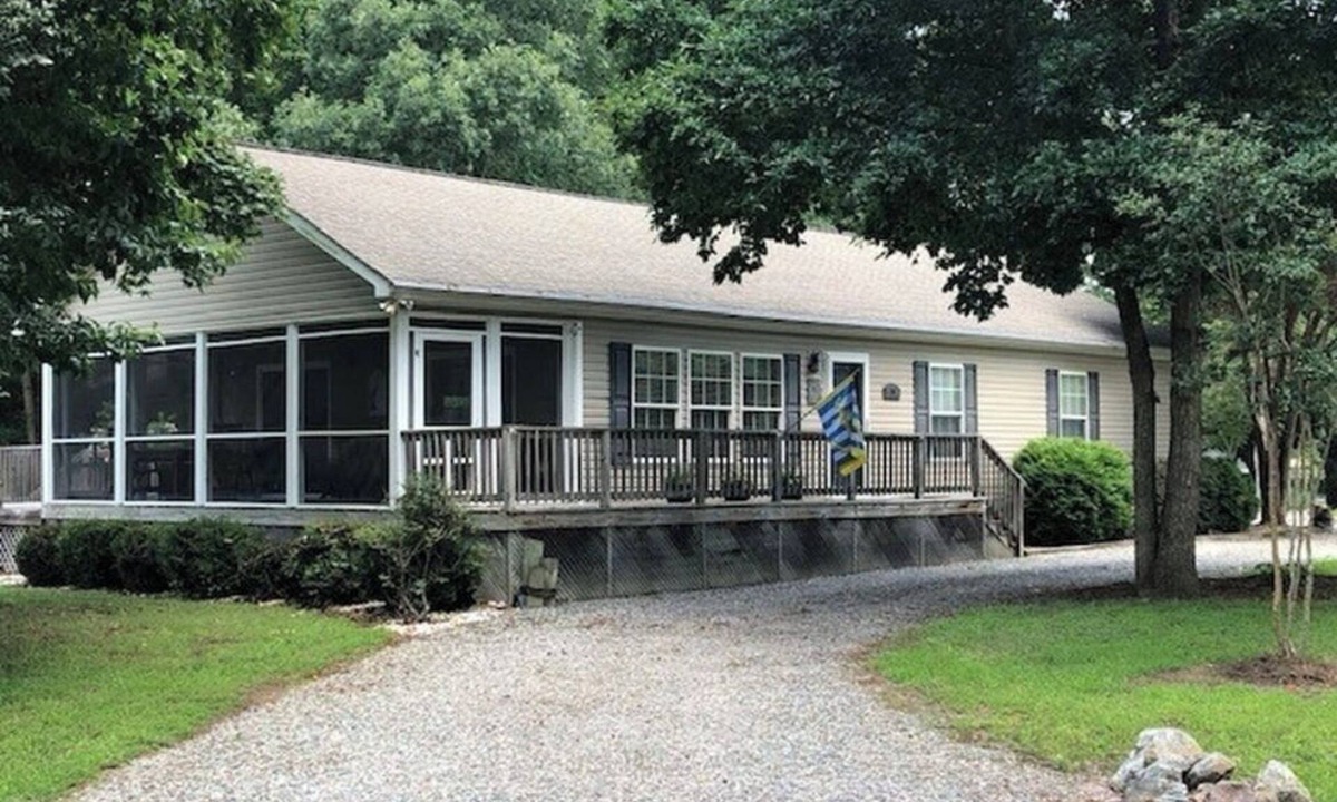 Deltaville House | Affordable and Comfortable!