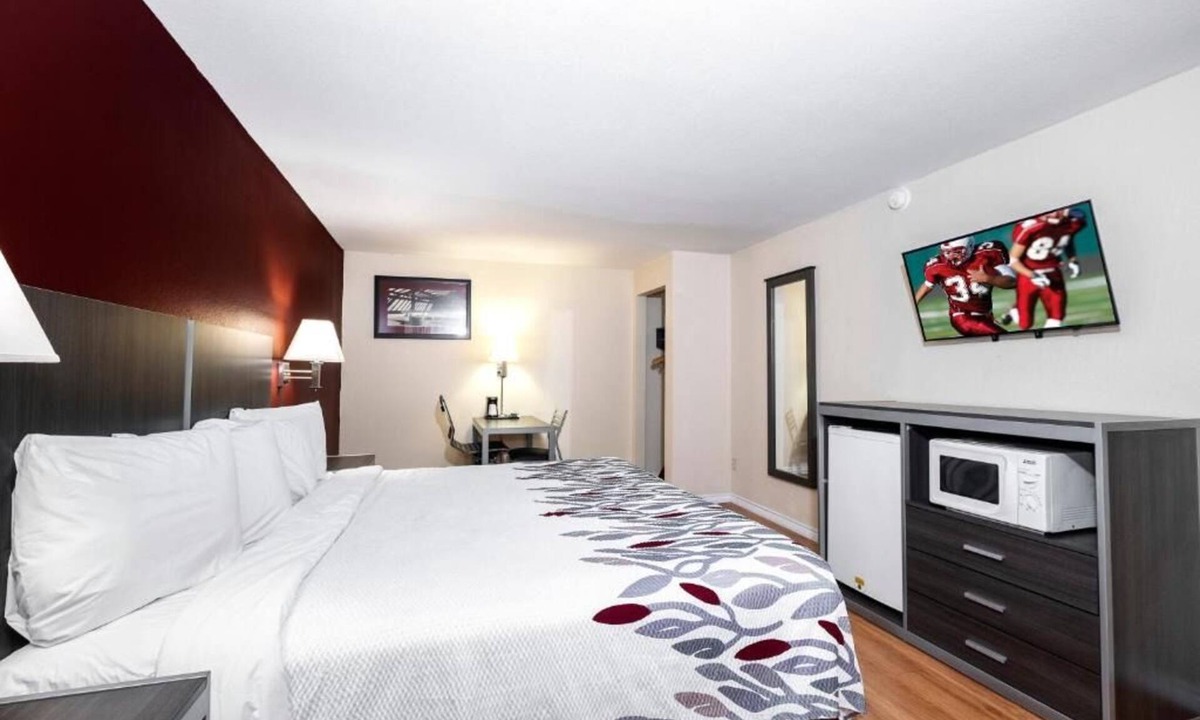 Houston Hotel | Affordable Comfort Perfectly Positioned for Highway Travelers and Tourists