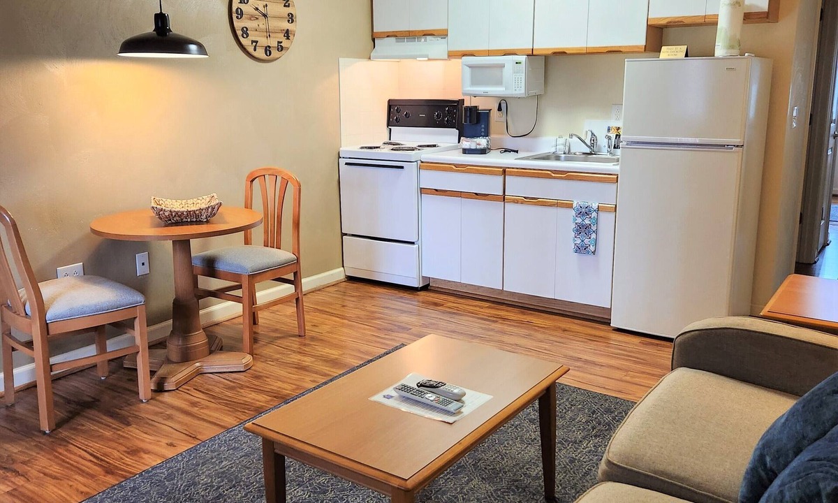 Roanoke Hotel | Affordable Corporate Suites - Lanford