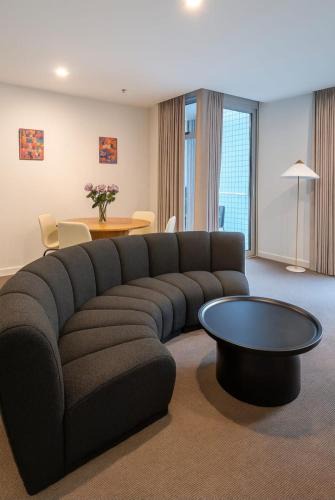 Adelaide Central Business District Apartment | Affordable & Cozy CBD getaway with Free wine!