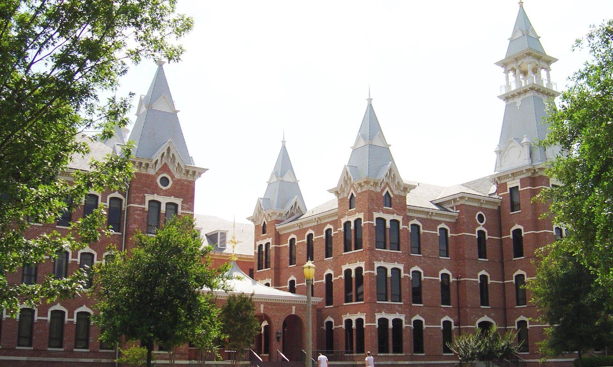 Austin Ave. Hotel | Affordable Getaway at Knights Inn Franklin Ave Waco! Pet-friendly, Free Parking