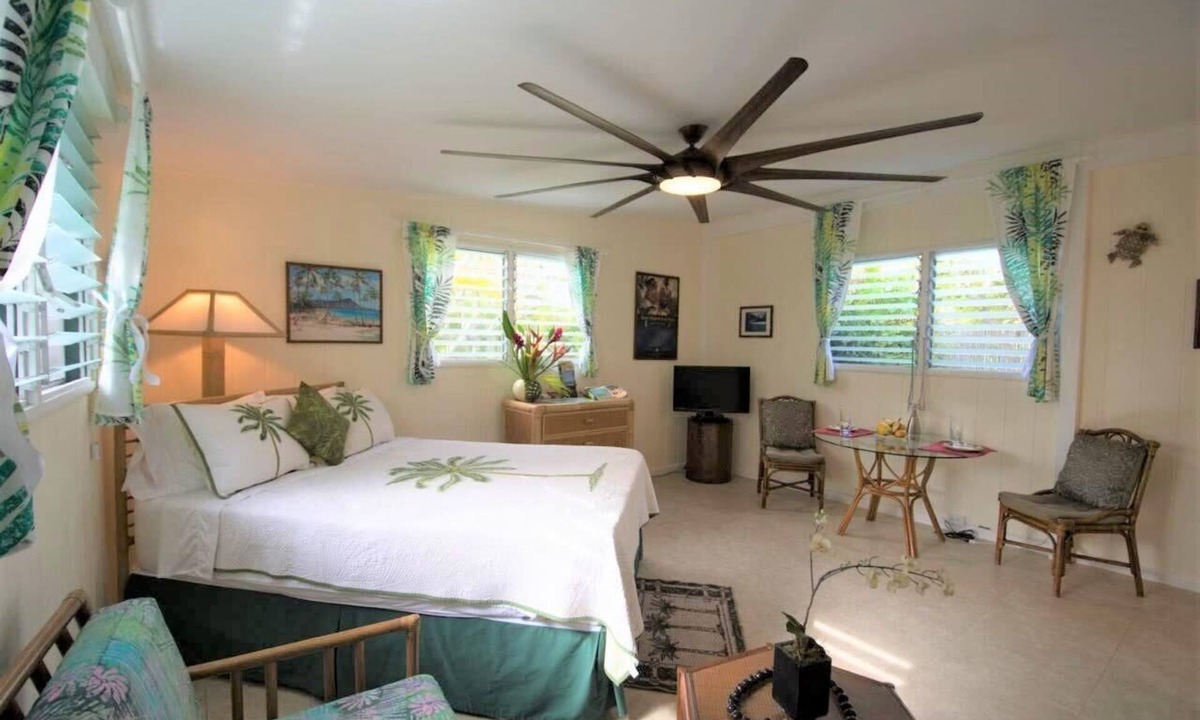 Kailua Apartment | *Affordable Island Getaway with private yard *