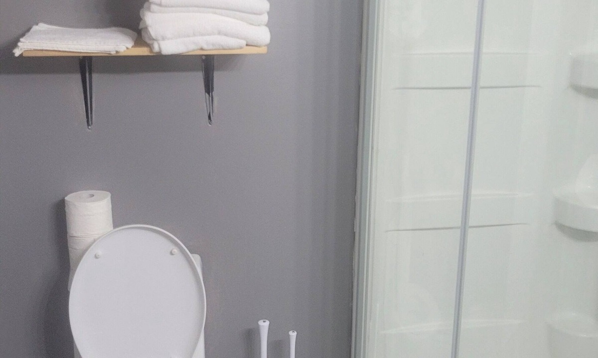 St. Catharines House | Affordable Lower Level Room in a Shared Home