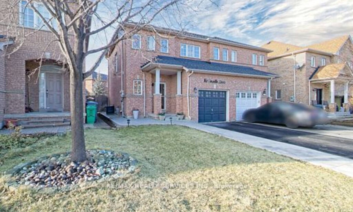Mount Pleasant House | Affordable Luxury: Entire Private 2 Story House in GTA