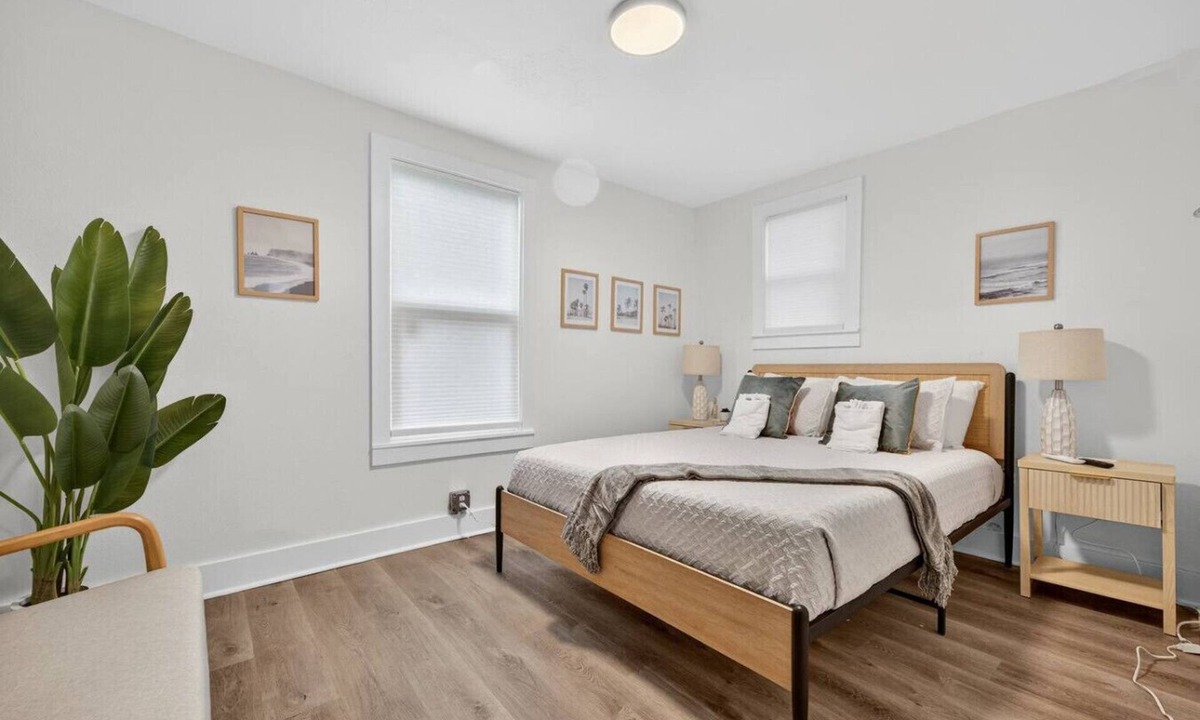 South Pensacola Cottage | Affordable & Private Studio