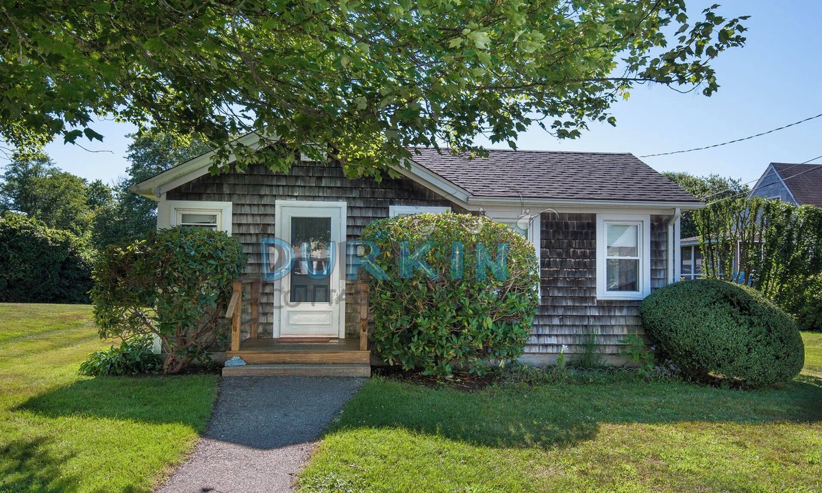 Narragansett House | Affordable Ranch, Three Blocks from Beach, Private Deck and Backyard