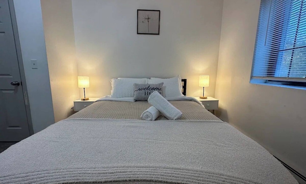 Rotterdam Apartment | Affordable Stay Near Proctors-A6