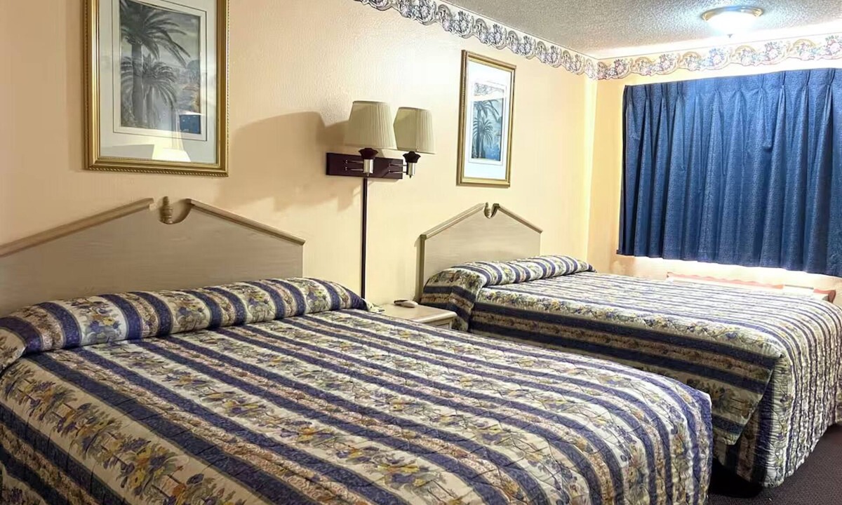 Seminole Hotel | Affordable Stopover by New Mexico Hwy 62, w/Free Parking!