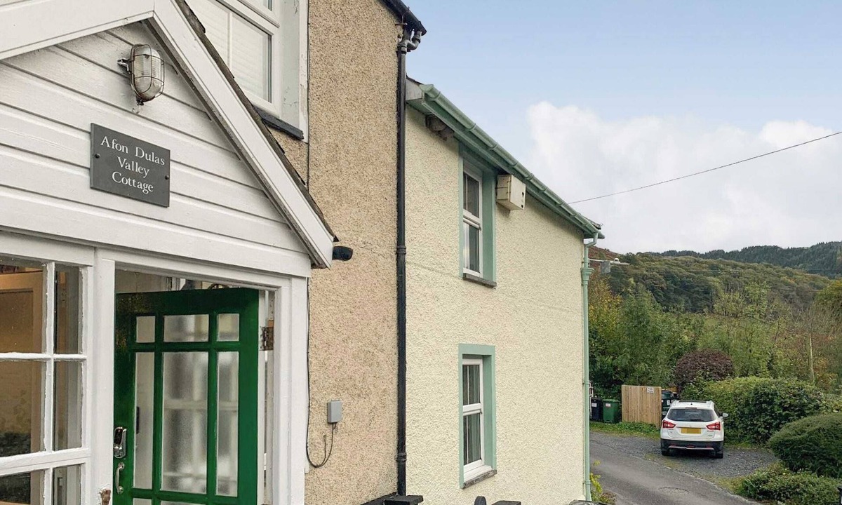 Machynlleth Cottage | Afon Dulas Valley Cottage