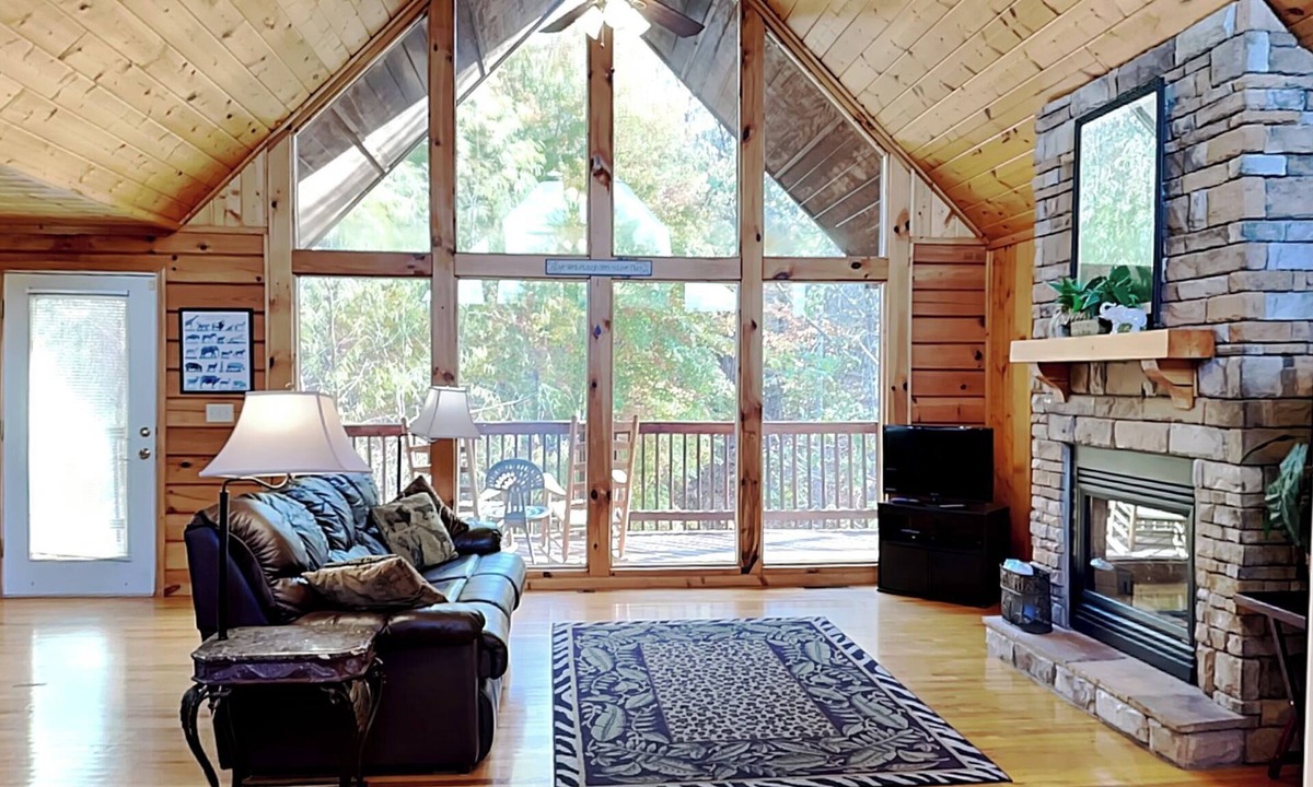 Sevierville Villa | African Safari by Jackson Mountain Rentals