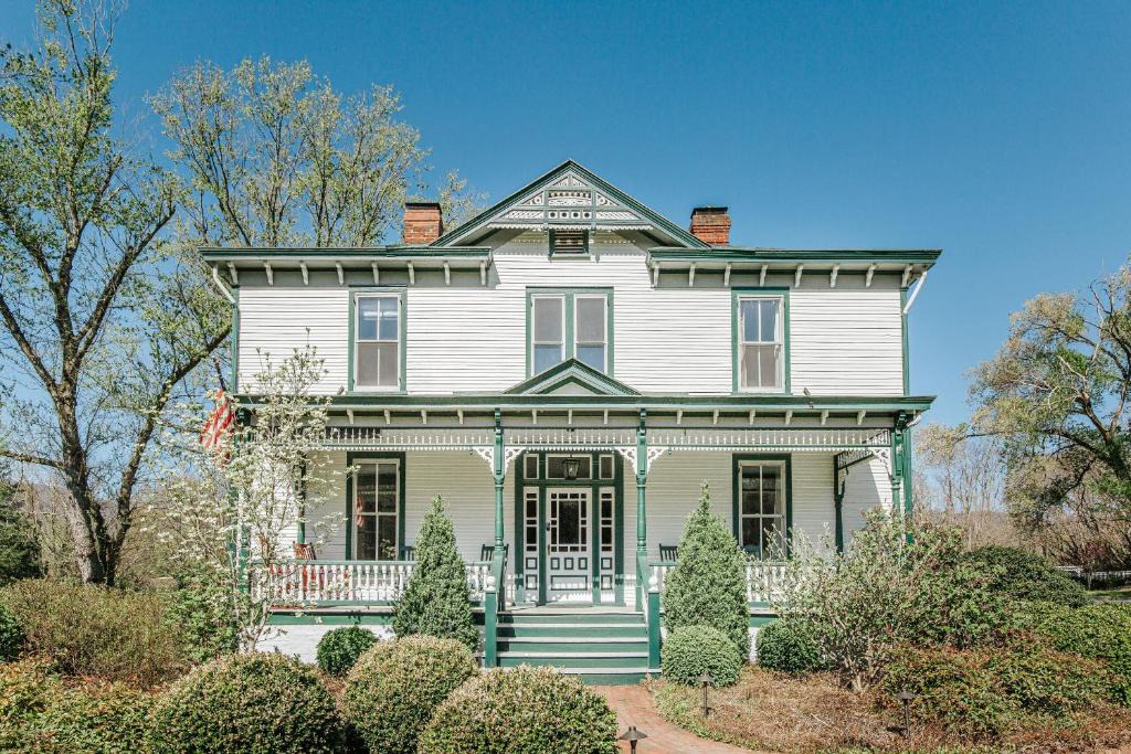 Afton Hotel | Afton Mountain Inn
