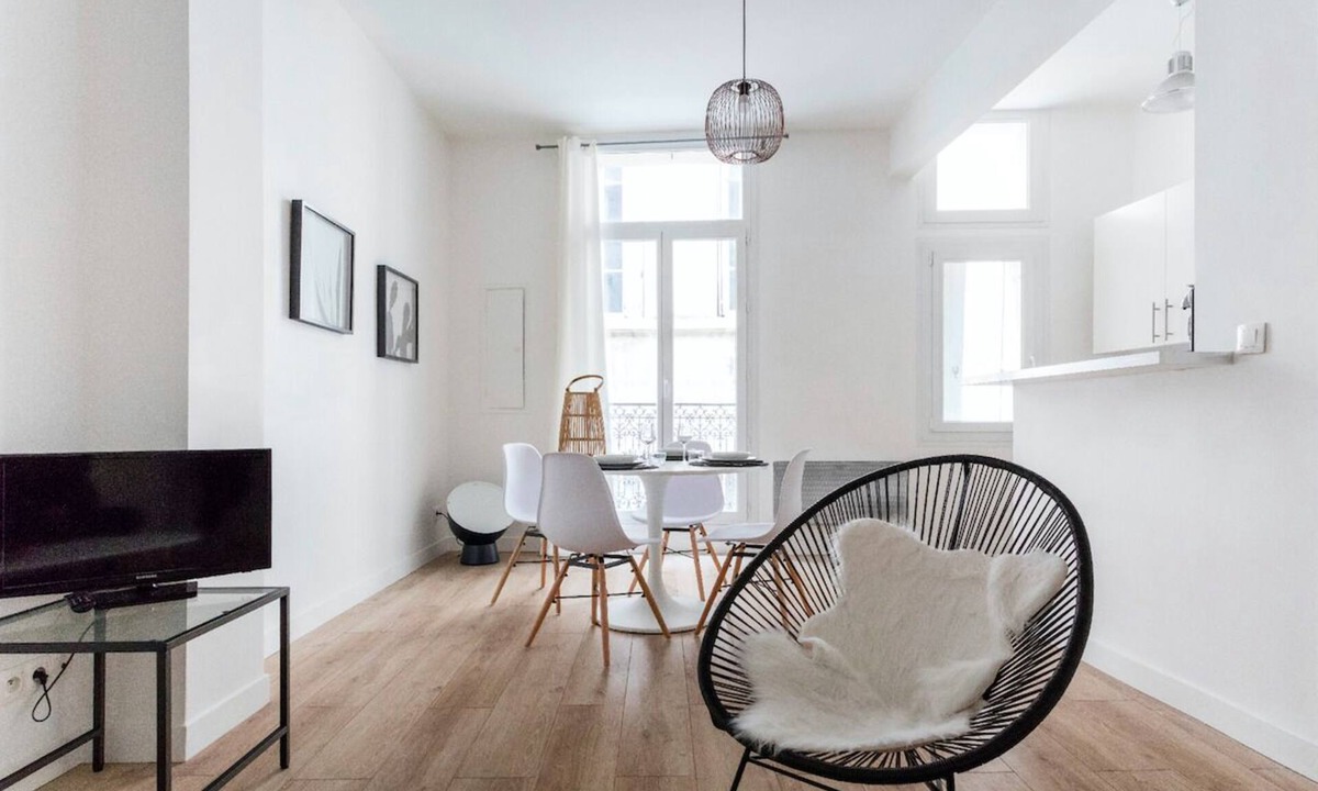 Ecusson Apartment | Against Prestigious rue Foch: ideal for summer ★