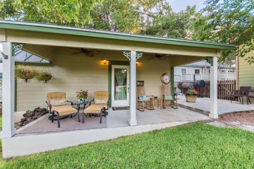 Fredericksburg Bed & Breakfast | Agape Cottage