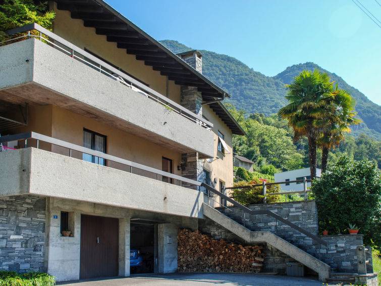 Riazzino Apartment | Agarone