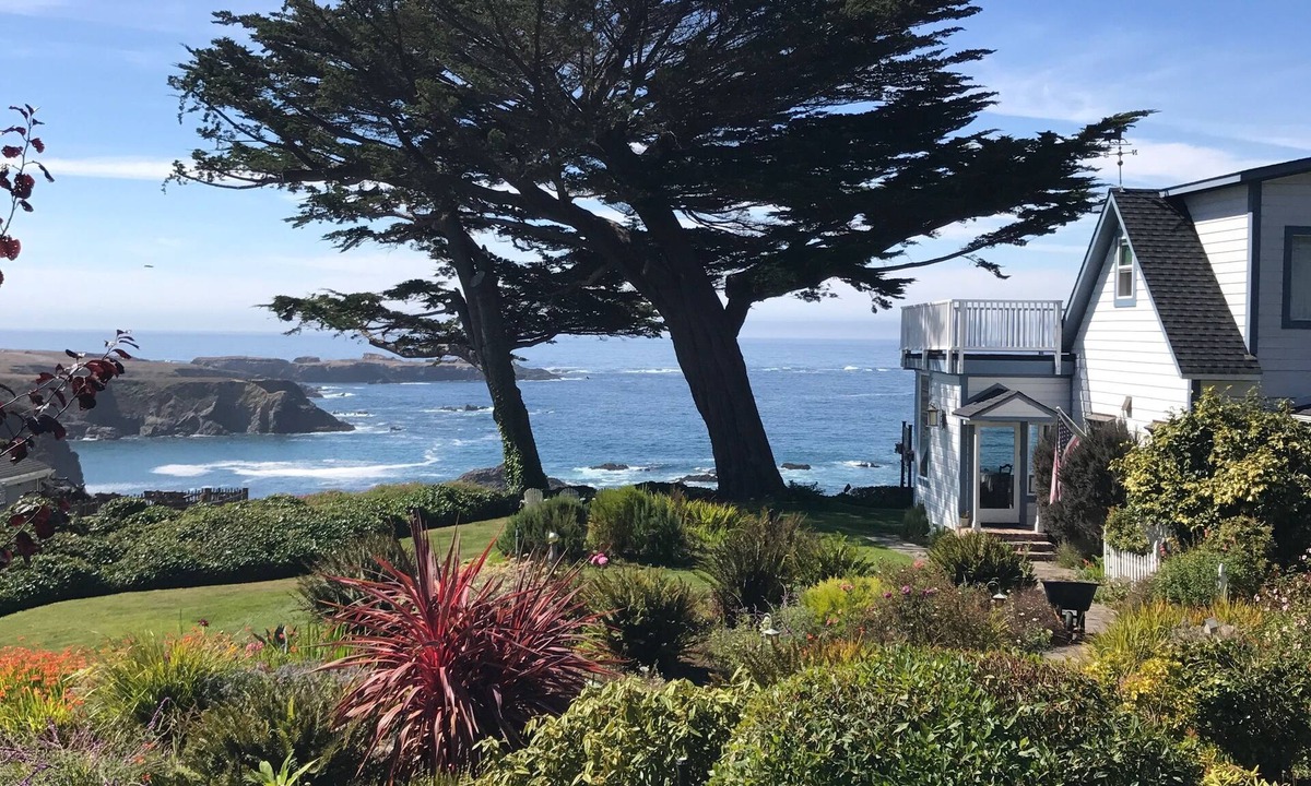 Mendocino Bed & Breakfast | Agate Cove Inn