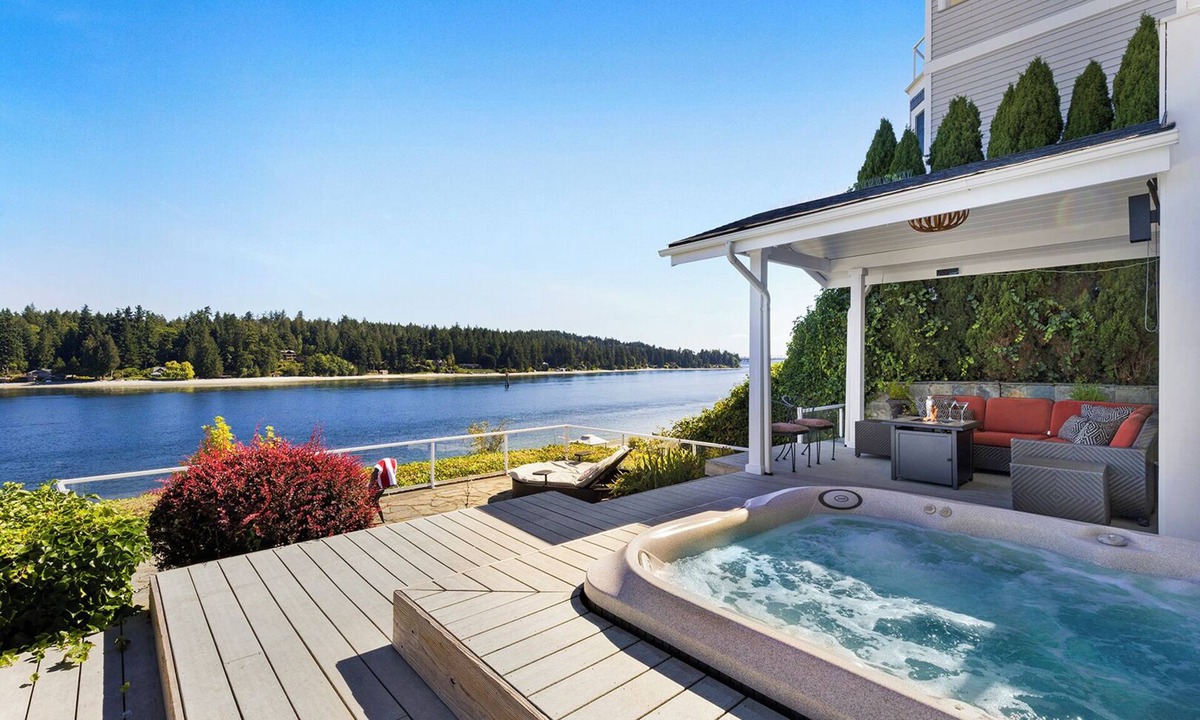 Rollingbay House | Agate Pass Beach House