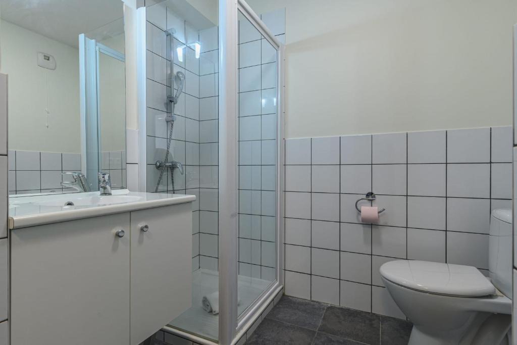 Vernier Apartment | AGENCE PRO - Studio with balcony - Quartier Libération - Nice