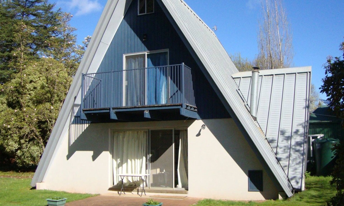 Bright House | Ageri Holiday House Bright