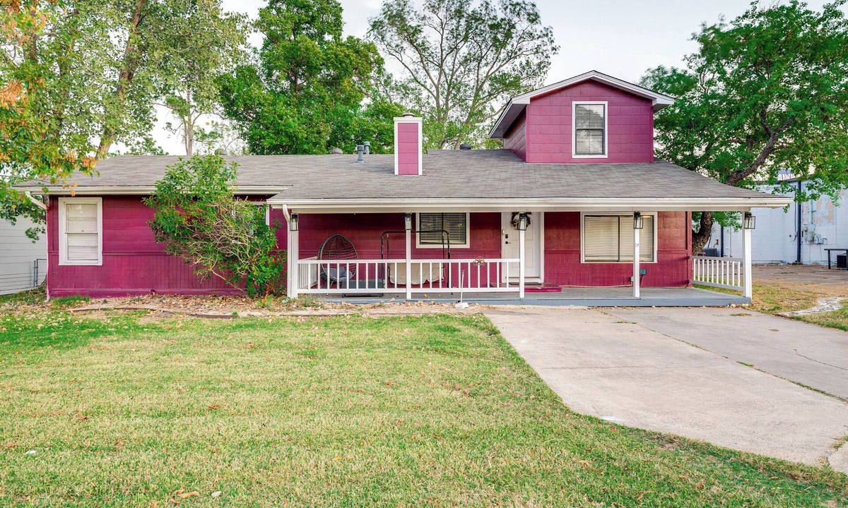 North Garden Acres House | Aggie Game Day Retreat ~ 1 Mi to Texas A & M!