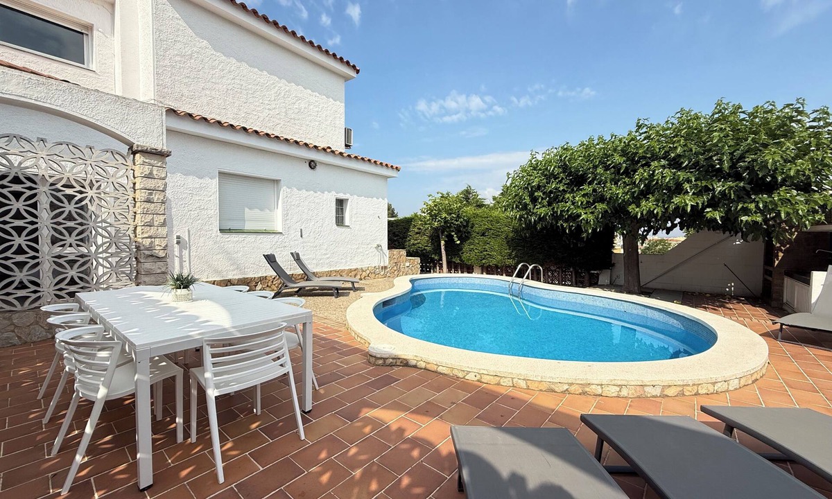 Roses Town Center House | Agi Villa Grecs Casa for rent in Roses Girona.