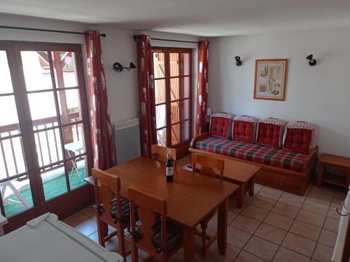 Cauterets Apartment | Agréable appartement avec balcon dans résidence calme