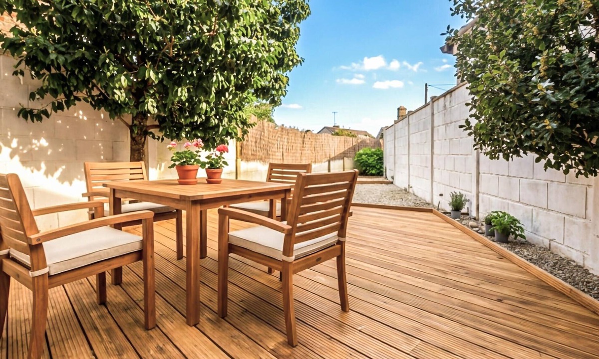 Sourdeval House | Agréable jardin et terrasse