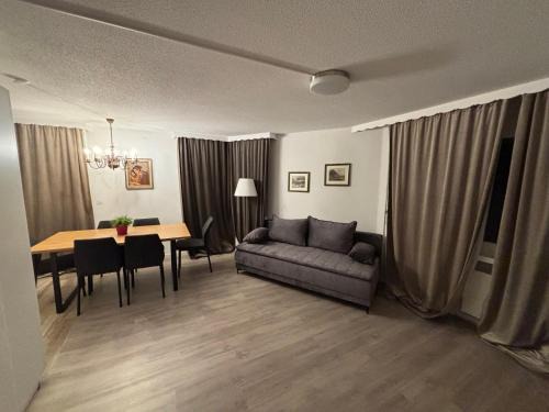 Davos-Platz Apartment | Agrimonia - möbilierte Ferienwohnung mit Balkon
