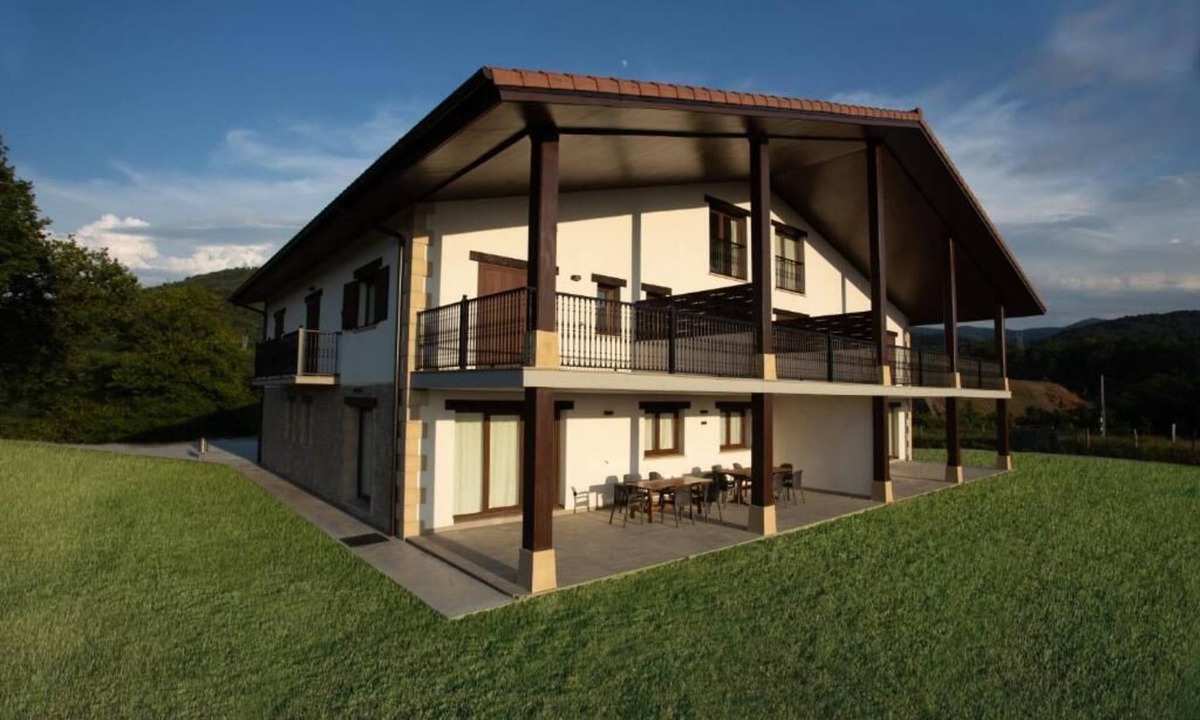 Urnieta House | Agroturismo Basitegi