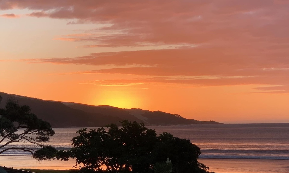 Ahipara Apartment | Ahipara beach front downstairs studio unit