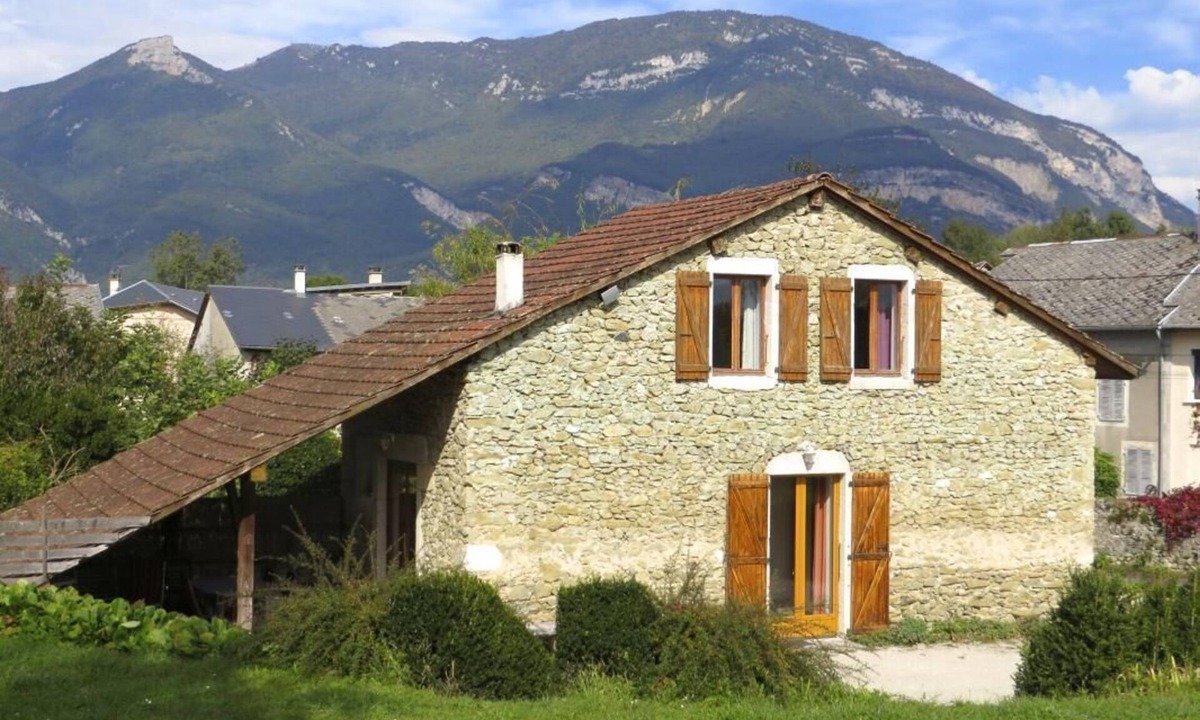 Ceyzerieu House | Aignoz - Ceyzerieu - Gîte