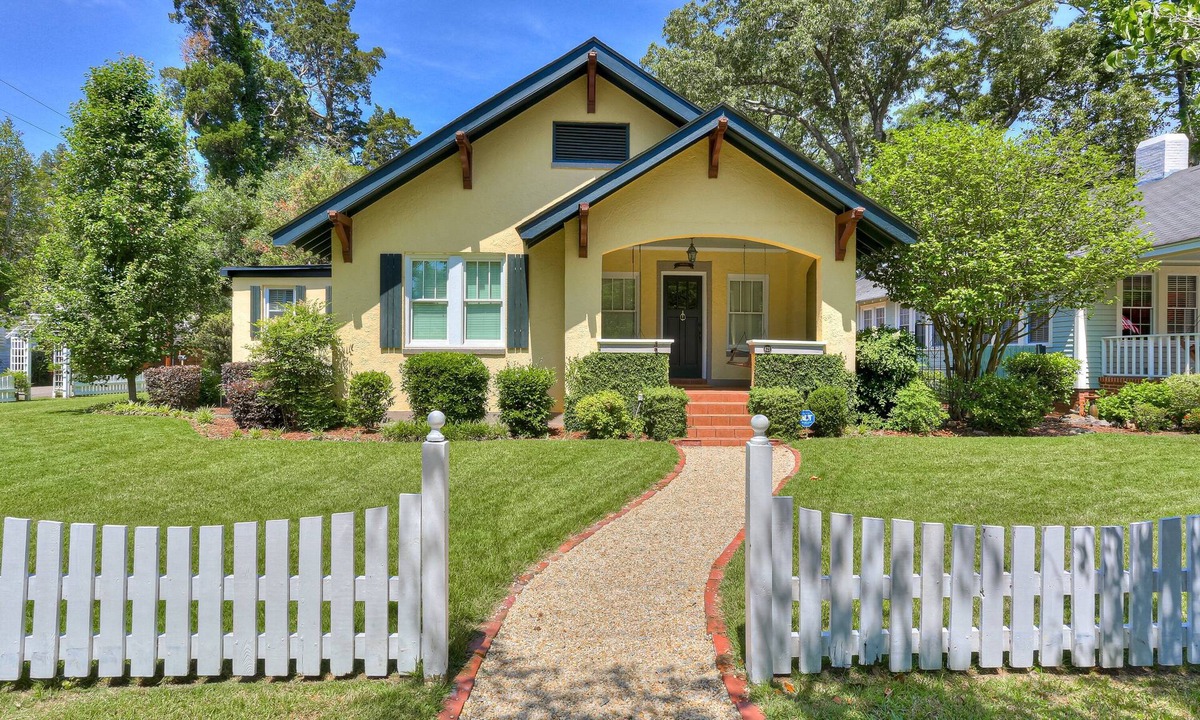 Aiken House | Aiken- Downtown Historic Cottage- Golf, Horses, Tennis, Bruce's Field