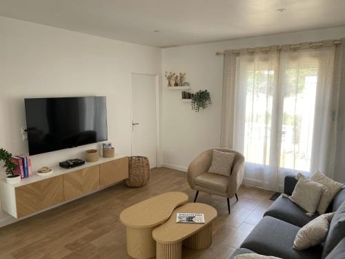 Jaunay-Clan House | Aim Scope