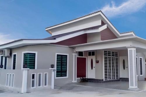 Kampung Telaga Nibong House | Aina Guest House