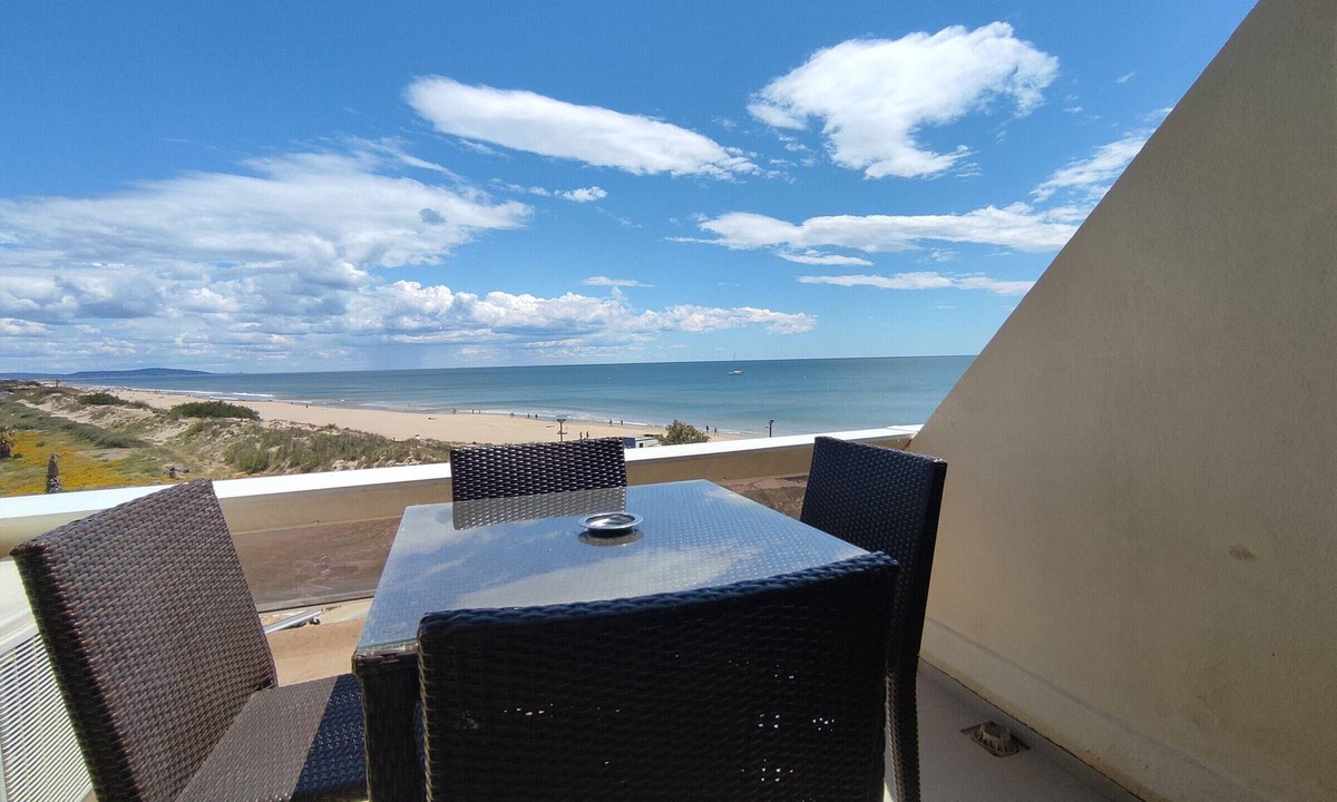 Naturist Village Apartment | Air-conditioned studio for 2 with parking and wifi